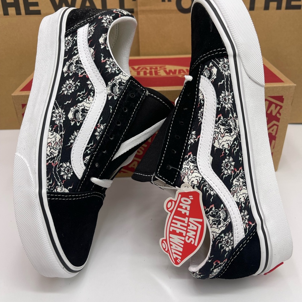 Vans WMNS Old Skool (Flash Skulls)Multi/True White Sneakers
VN0A38G118C - Picture 11 of 16